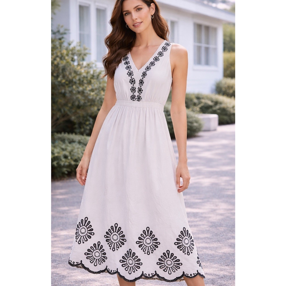 Universal Thread White Embroidered Sleeveless Mid… - image 1